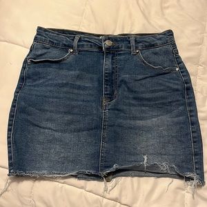 High waisted denim miniskirt with pockets and zipper fray hem medium refuge